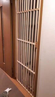 お風呂と洗面台の前に.jpg
